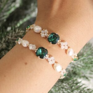 Forest green stone bracelet with freshwater pearls and gold beads